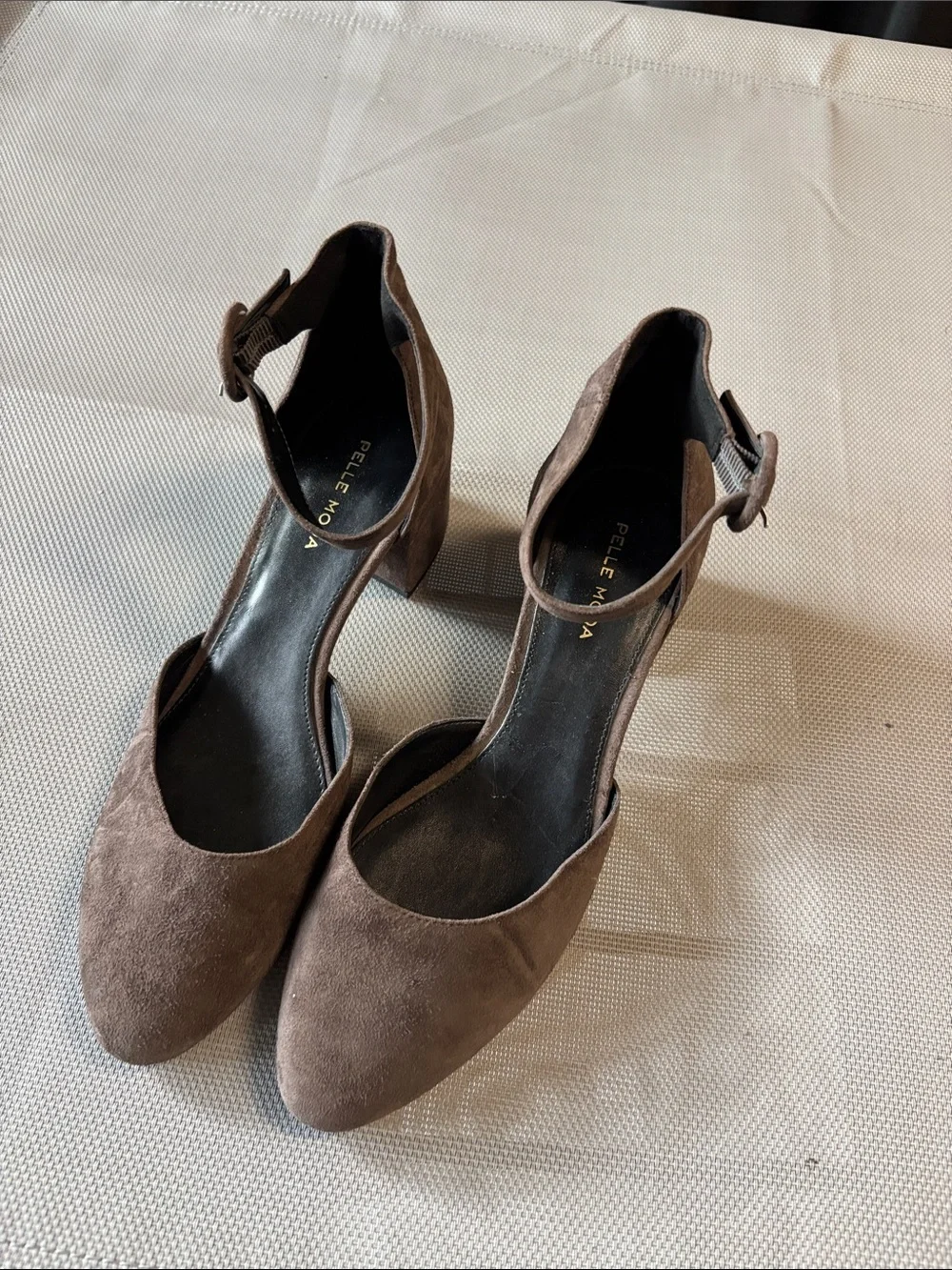 Pelle Moda Dark Brown Suede Ankle-Strap Block Heels sz 9